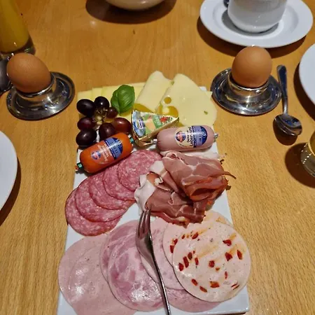 Hotell Platzhirsch 3*