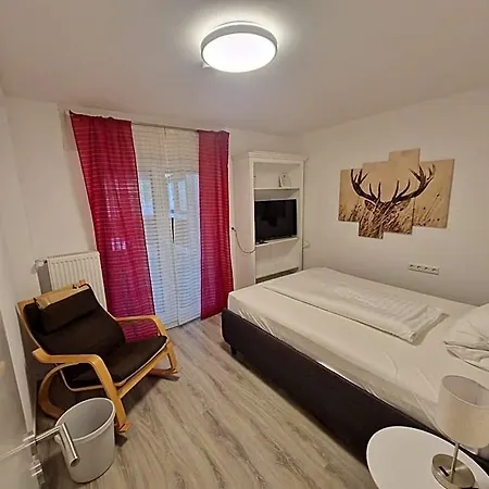 Отель Platzhirsch 3*